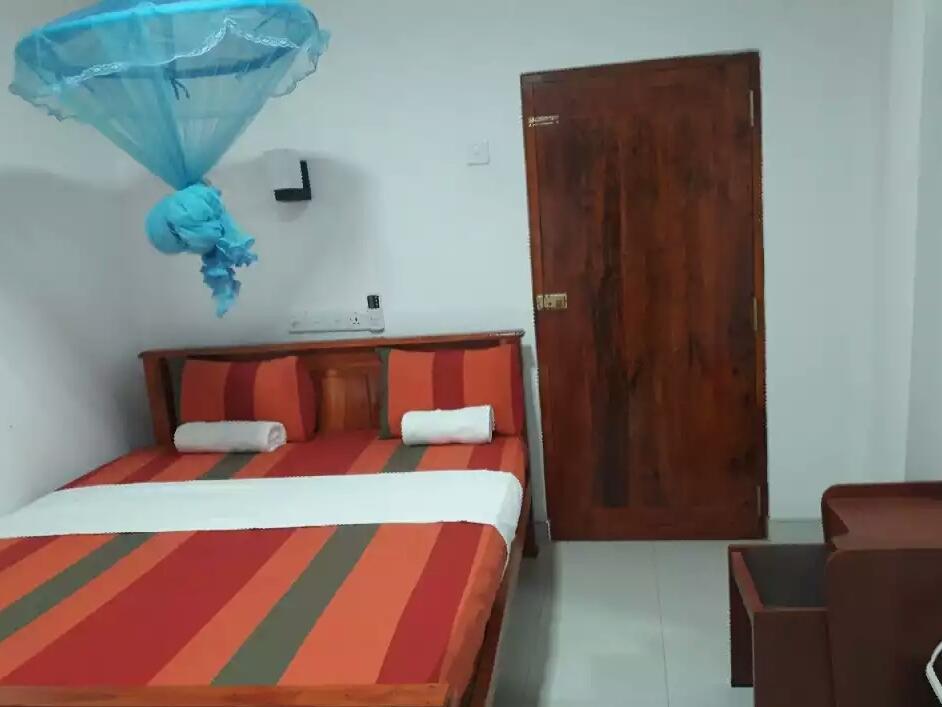 Hotel Camorich Tissamaharama Exterior foto