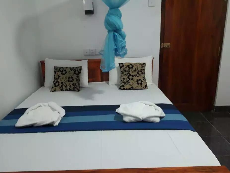 Hotel Camorich Tissamaharama Exterior foto
